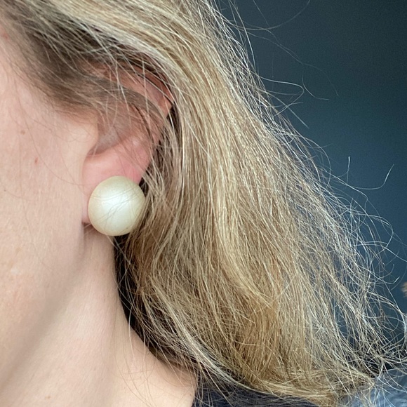 White Round Opaque Vintage Clip On Earrings Circa 1950’s - Picture 1 of 6